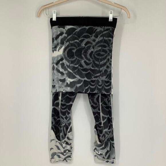 Lululemon Size 4 Pretty Plume Angel Wing Black Wunder Under Pant SE Dance M20-4 - Picture 3 of 7